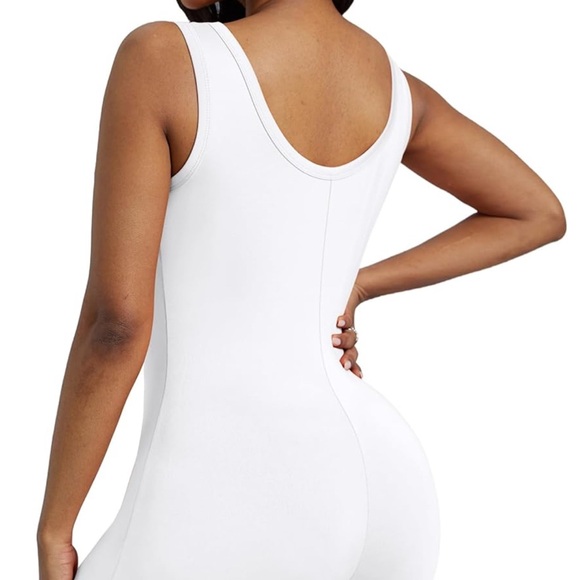 White Sleeveless Tank Top - Picture 3 of 3